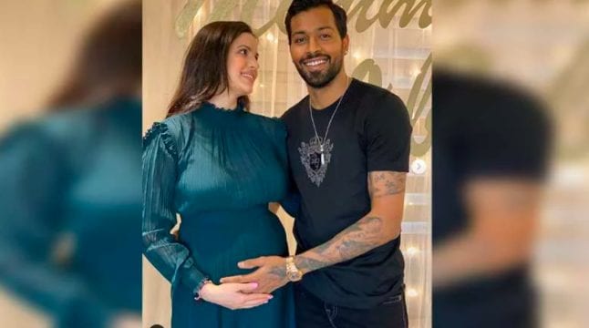 Indian cricketer hardik pandya announces fiancé and actress natasa stankovics pregnancy